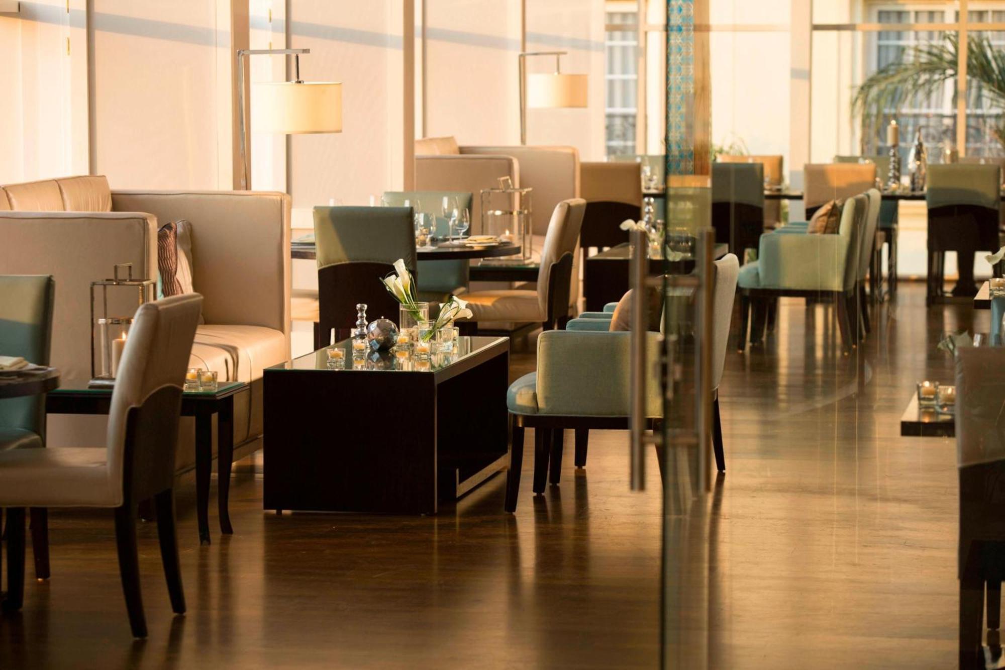 Renaissance Cairo Mirage City Hotel Ngoại thất bức ảnh The lounge at the airport