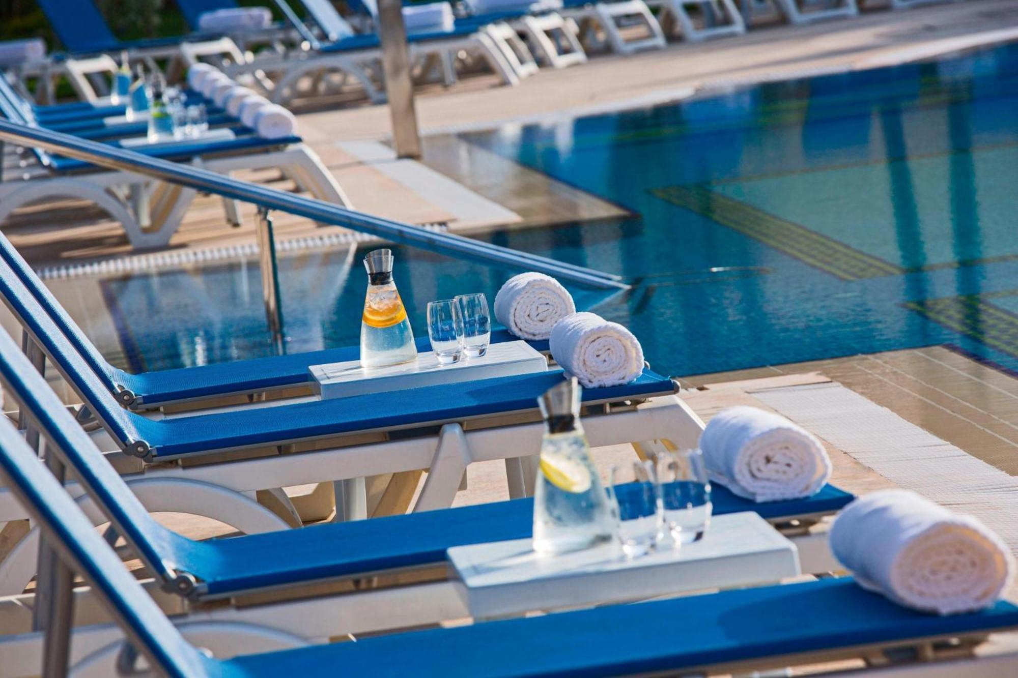 Renaissance Cairo Mirage City Hotel Ngoại thất bức ảnh Pool at the Hotel